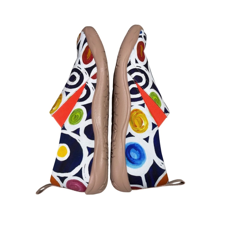 UIN Oopsie Daisy Lightweight Slip-On Canvas Shoes EUC Women's Size 9.5 - Picture 2 of 6